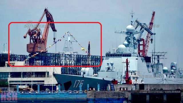 还差啥没装?我055万吨大驱二号舰曝光节后新照