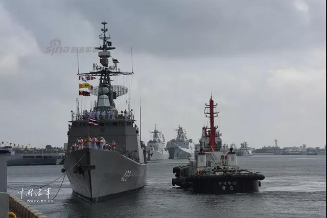 老将出马一个顶俩！我052B与054A领衔东盟海上联演