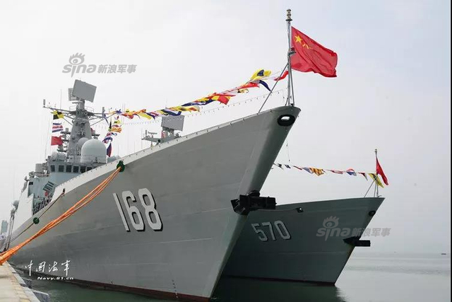 老将出马一个顶俩！我052B与054A领衔东盟海上联演