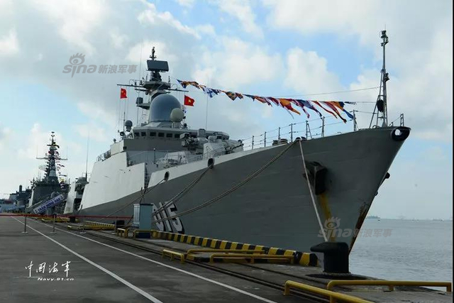 老将出马一个顶俩！我052B与054A领衔东盟海上联演