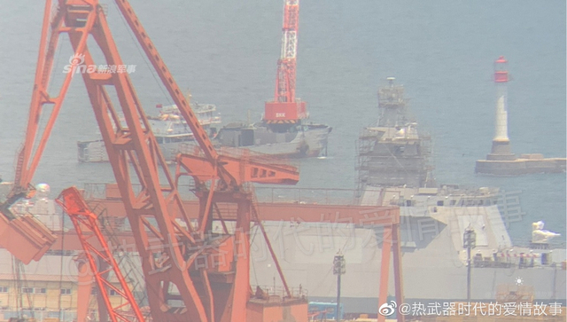 进度喜人！我大连造船厂055驱逐舰已装相控阵雷达