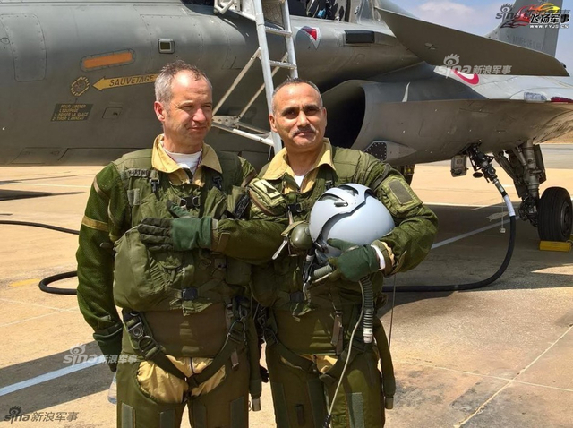 打得过我歼10？印度首架阵风战机在法国完成首飞