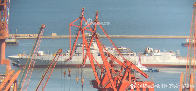 进度喜人！我大连造船厂055驱逐舰已装相控阵雷达