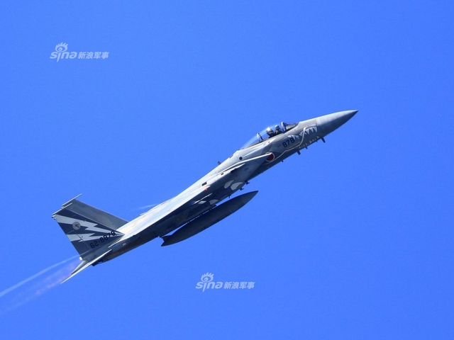 来跟我军过两招？日本首位F-15战机女飞行员亮相