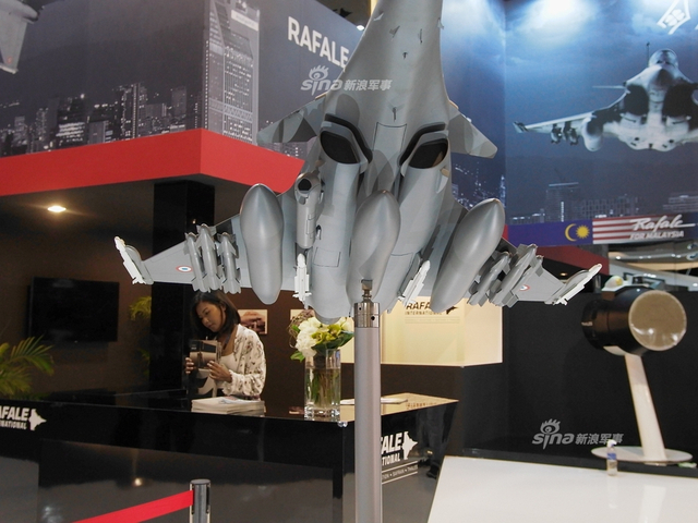 打得过我歼10？印度首架阵风战机在法国完成首飞