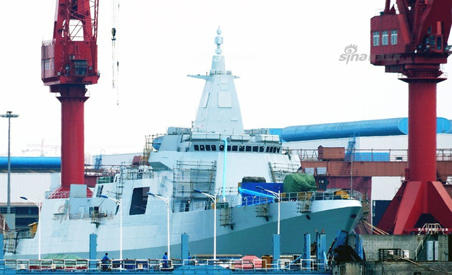 还差啥没装?我055万吨大驱二号舰曝光节后新照