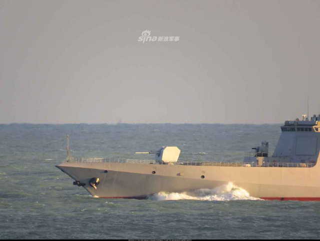 为海军70年做准备？我江南厂055万吨大驱挂上满旗