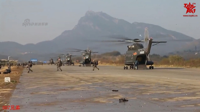 铁翼飞旋守卫天山!我新疆陆航直8G直升机超低空飞行