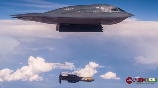 贯穿60米混泥土！美军曝光B2轰炸机扔钻地弹画面