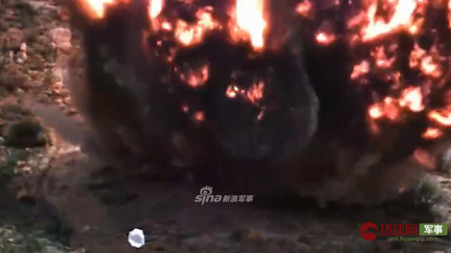 贯穿60米混泥土！美军曝光B2轰炸机扔钻地弹画面