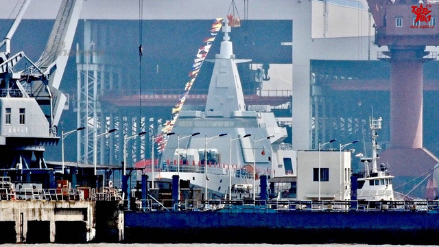 还差啥没装?我055万吨大驱二号舰曝光节后新照