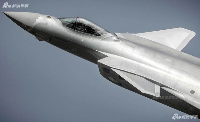 这是超巡矢发？我军歼20战机国产发动机疑似曝光
