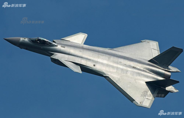 这是超巡矢发？我军歼20战机国产发动机疑似曝光