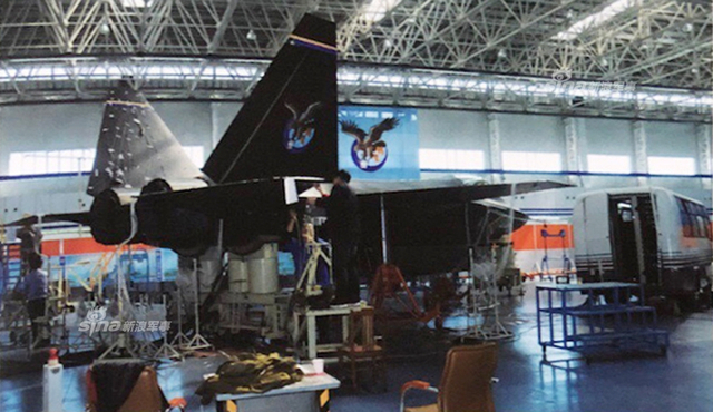 并列双座机首！我军国产隐形歼击轰炸机真身曝光