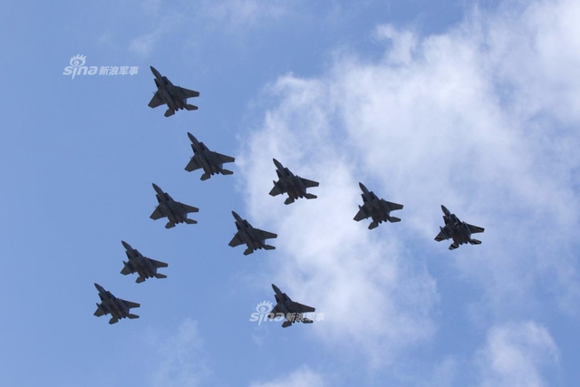 来跟我军过两招？日本首位F-15战机女飞行员亮相