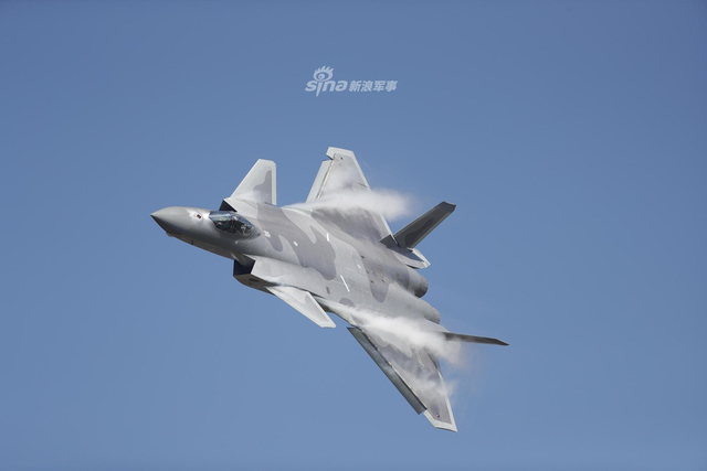 凸起很带感!我军歼20隐身战机曝机头高清美照