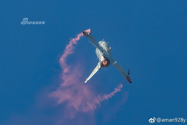 谁持彩练当空舞!新年再看我歼10B战机矢量发动机