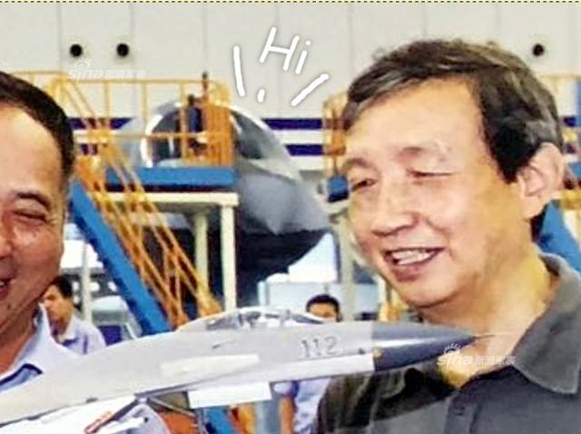 我军国产隐形歼击轰炸机疑现身