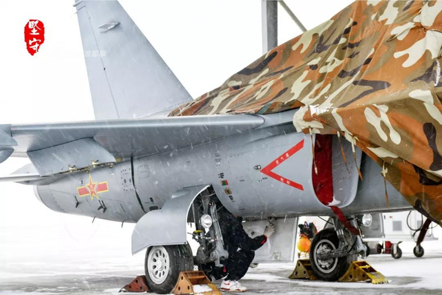 外贸机大卖大卖！洪都公司L15高教机新年也开练