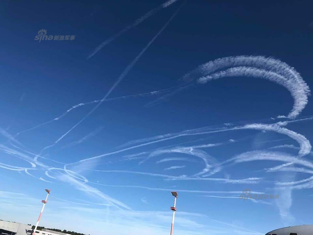 恶搞再出新境界！美军战机在德国上空画不可描述之物