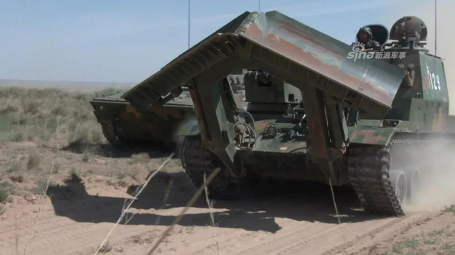 地表战力最强！土豪师征战朱日和99坦克猛练野战攻防