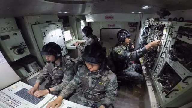 地表战力最强！土豪师征战朱日和99坦克猛练野战攻防