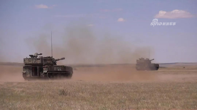 地表战力最强！土豪师征战朱日和99坦克猛练野战攻防