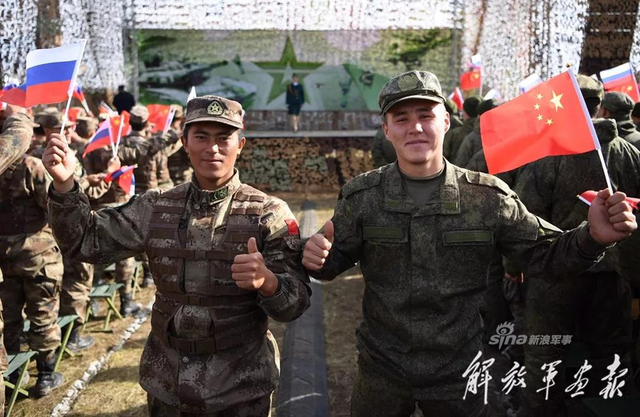 跟毛子切磋！回顾东方军演我军99坦克抖出冷战范