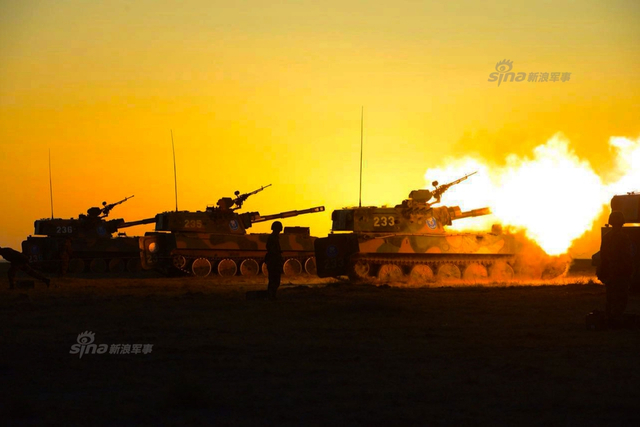 我军朱日和蓝军旅训练猛照：96A沙漠迷彩酷似美军