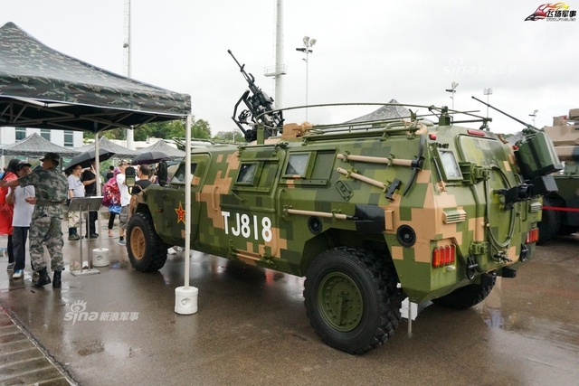 性能远超美军悍马!解放军猛士军车造型很威猛