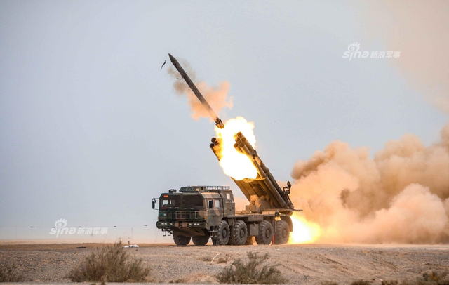 把真理纳入射程之内！我军远火大漠齐射直指苍穹