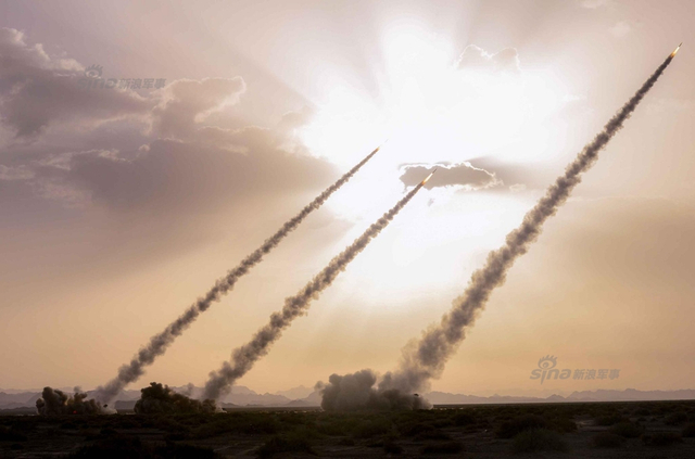 把真理纳入射程之内！我军远火大漠齐射直指苍穹