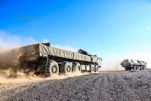 把真理纳入射程之内！我军远火大漠齐射直指苍穹