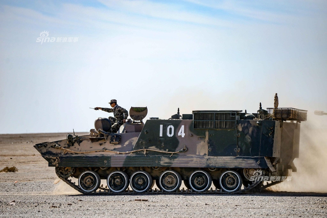 把真理纳入射程之内！我军远火大漠齐射直指苍穹