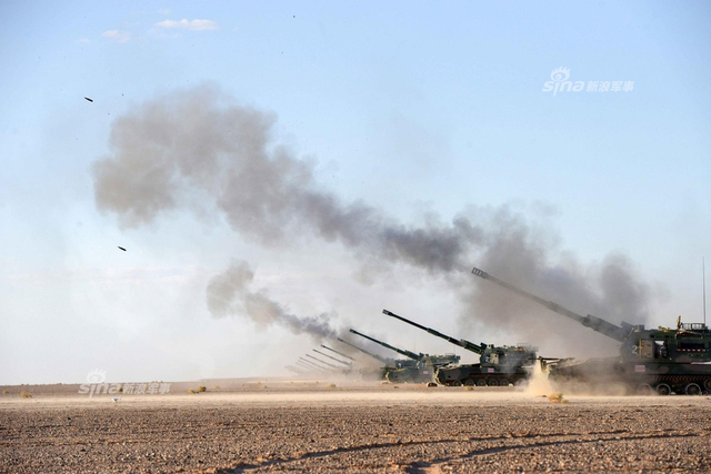 把真理纳入射程之内！我军远火大漠齐射直指苍穹