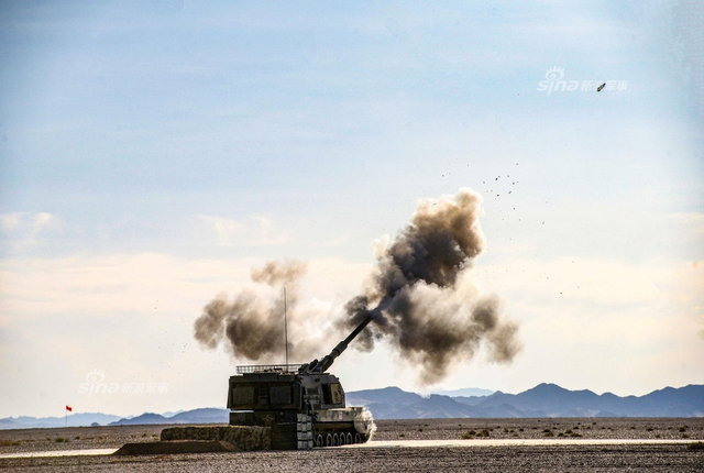 把真理纳入射程之内！我军远火大漠齐射直指苍穹
