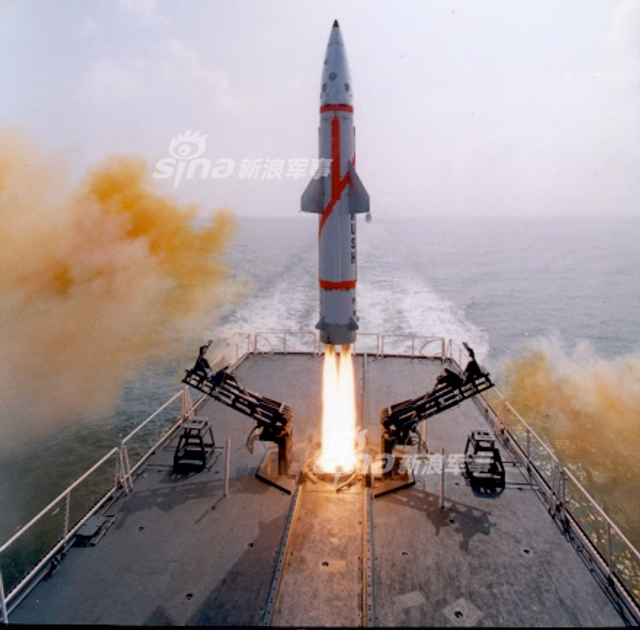 威慑中国印度洋舰队？印度竟出动神秘舰载弹道导弹