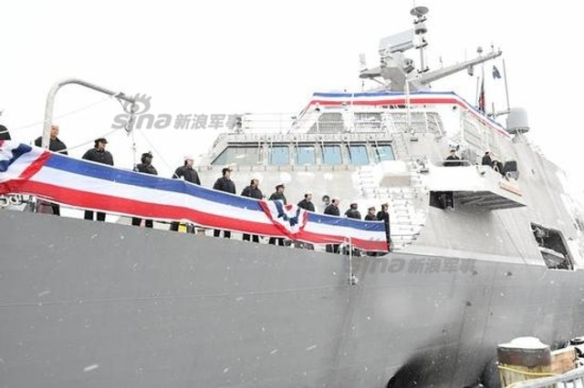 中国也有同款舰！美军最新战舰在加拿大港口惨被冻住