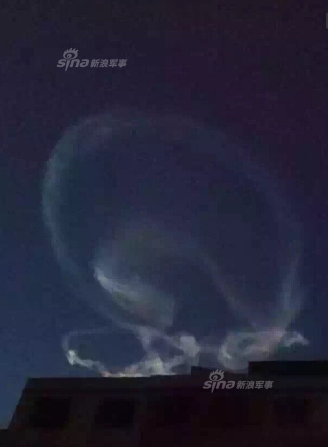 大自然又来鬼斧神工？疑中国陆基中段反导弹拦截尾迹