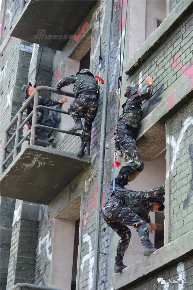 我军特种兵决战3天3夜:配夜视设备酷炫似大片