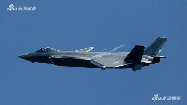 可与翼龙协同作战！中国歼20已正式列装空军作战部队