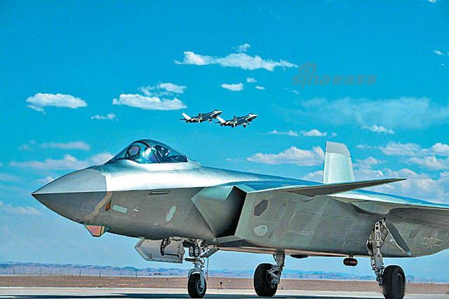 可与翼龙协同作战！中国歼20已正式列装空军作战部队