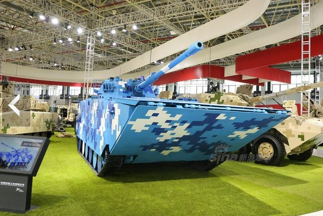 装备规模碾压美军！中国两栖战车蓝精灵迷彩太亮眼