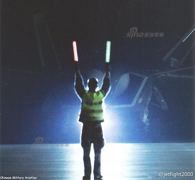 战力堪称亚洲第一！我军歼20新照曝光割裂迷彩夺目