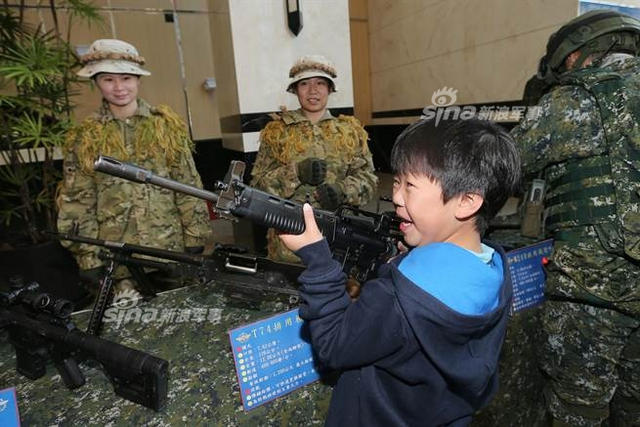 台军演练突袭解放军指挥部 姿势销魂满满日式风