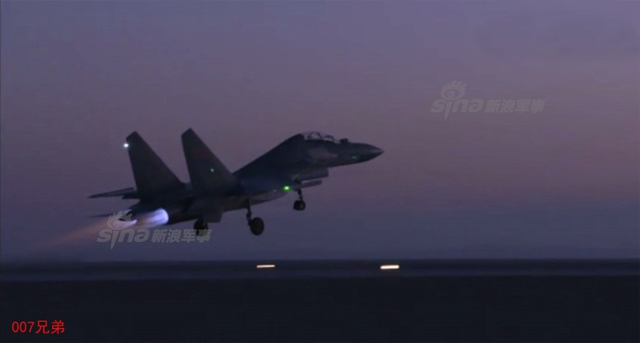 国产发动机给力!我军歼16晨曦出击曝光蓝色尾焰