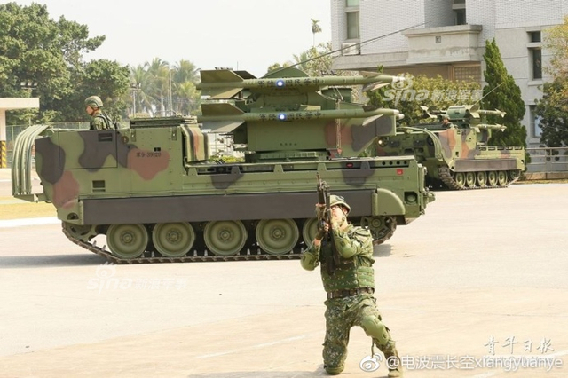提醒我军该绕岛了!蔡英文视察岛内南部台军防空营