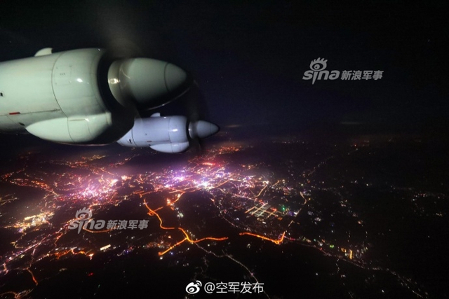 东海南海常见它!中国运9E运输机模型亮相新加坡