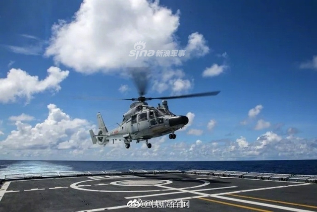 迎接美军航母访越南!我军护卫舰南海摆出威慑力