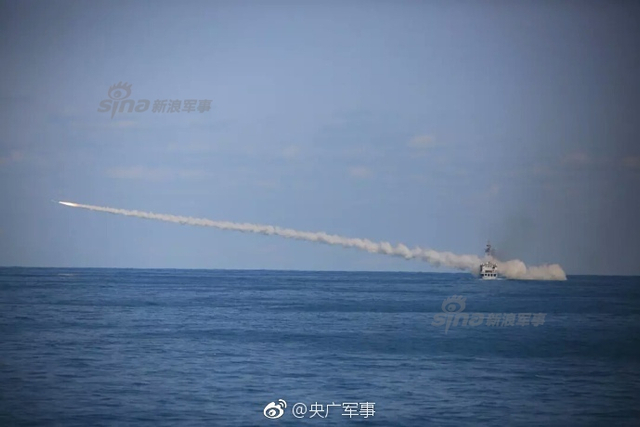 迎接美军航母访越南!我军护卫舰南海摆出威慑力